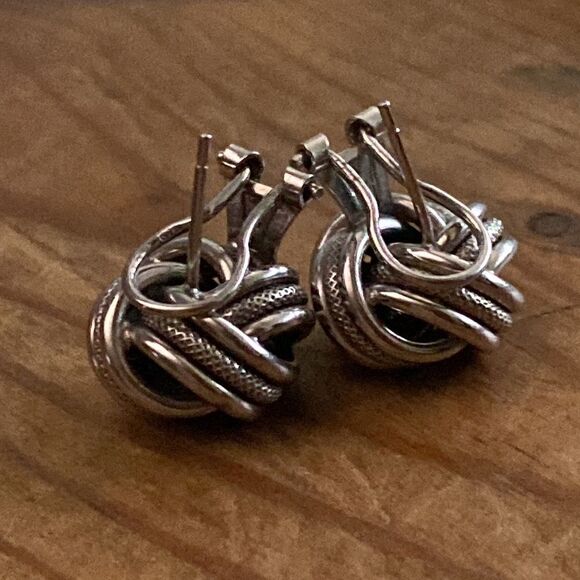 💛 925 Large Love Knot Stud Earrings - Picture 5 of 6